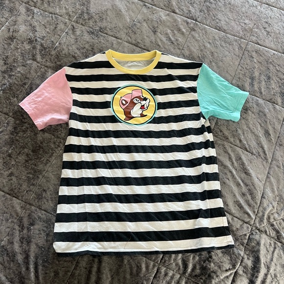 Buc-ee’s Kids Large Stripped Block Logo Tee - Picture 2 of 6